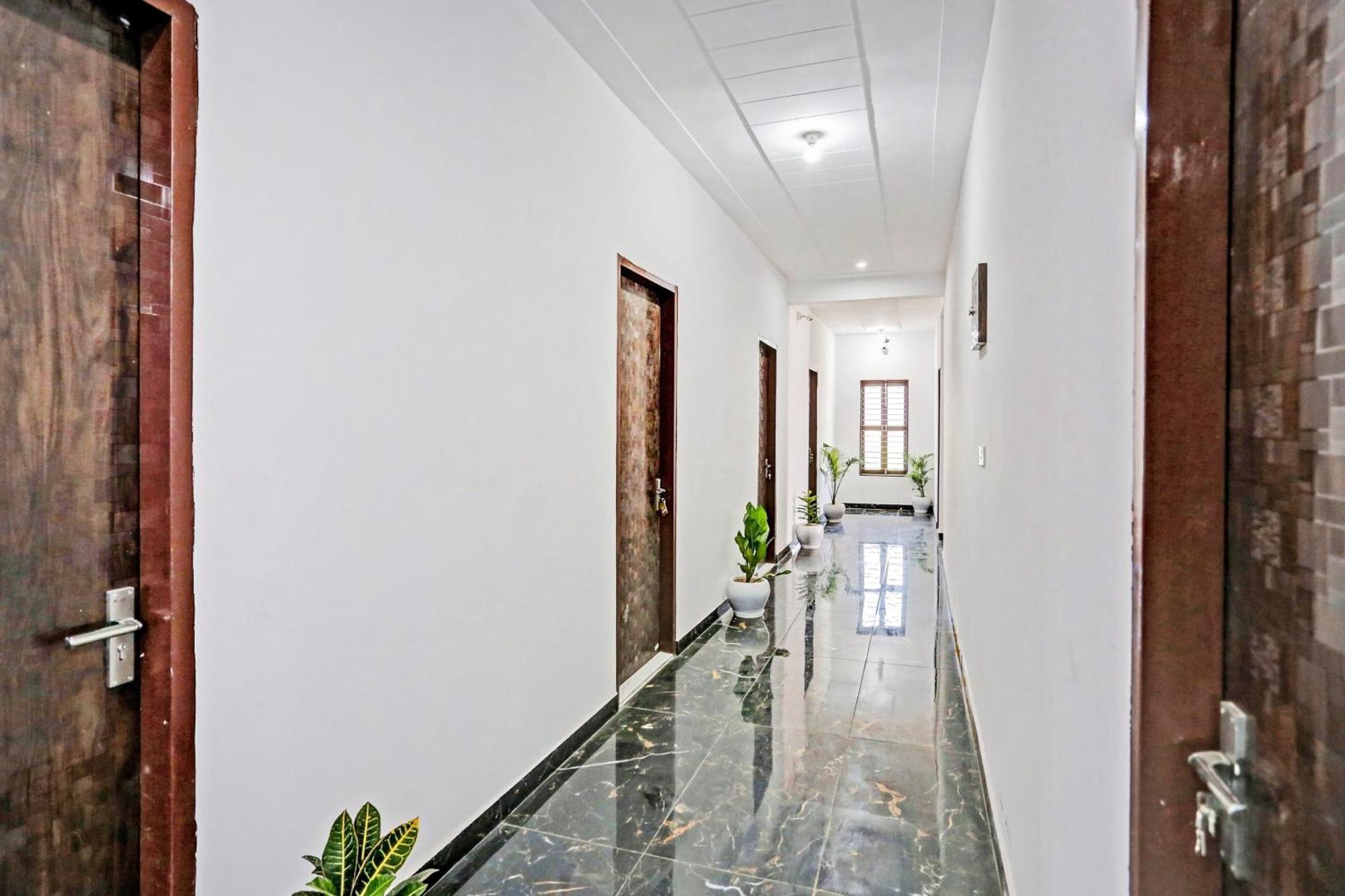Collection O The Royal Fern Otel Farrukhnagar Dış mekan fotoğraf